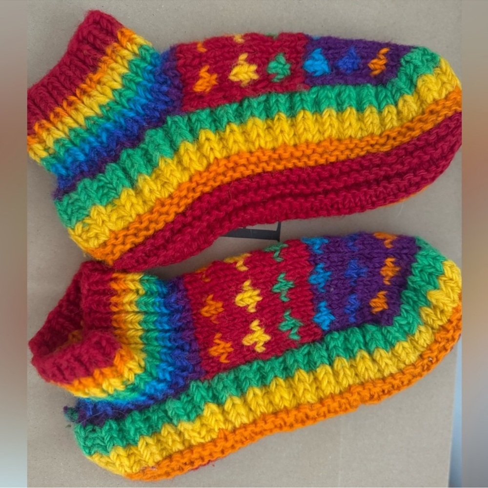 Handmade Knit Socks Size 8-9 Rainbow Colorful Knit Slipper Socks - Picture 4 of 4